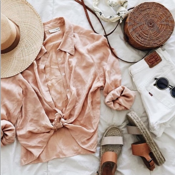 ✨ $20 OUTFIT MYSTERY BOX ✨ - Picture 6 of 6